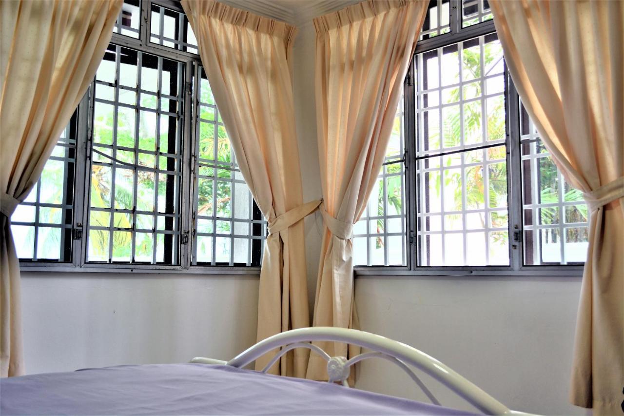G&T'S Beach Front Villa Tanjung Bungah  Eksteriør bilde
