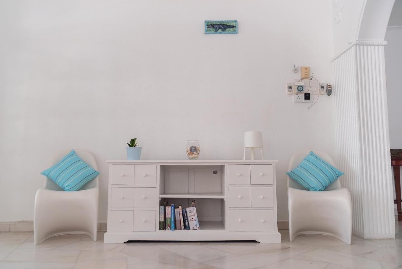 G&T'S Beach Front Villa Tanjung Bungah  Eksteriør bilde